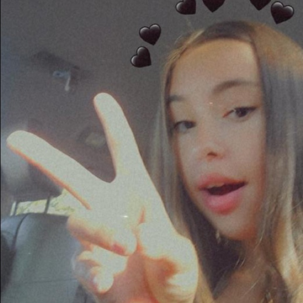 Meet your Posher, Ava